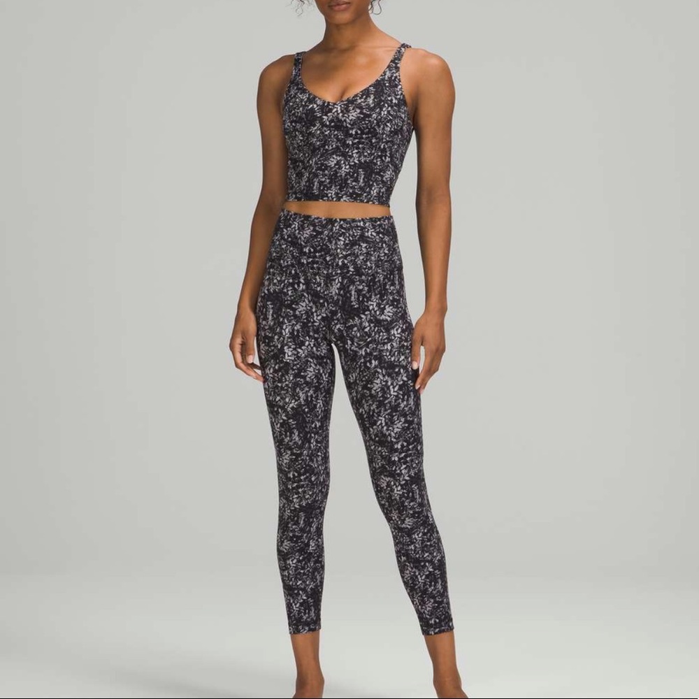 Lululemon Align High-Rise Pant 25"
Blossom Overlay Starlight Multi
